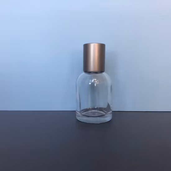 15ml 30ml 50ml Embalagem cosmética plástica Bomba pulverizadora de loção acrílica Garrafas de vidro Spray cosmético Frasco de perfume de alumínio com logotipo personalizado